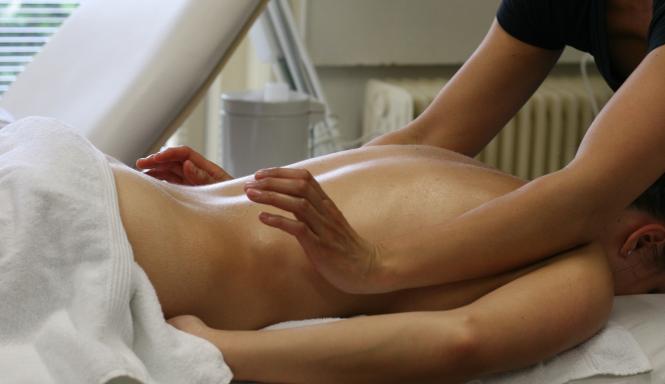 Lomi-Lomi massage