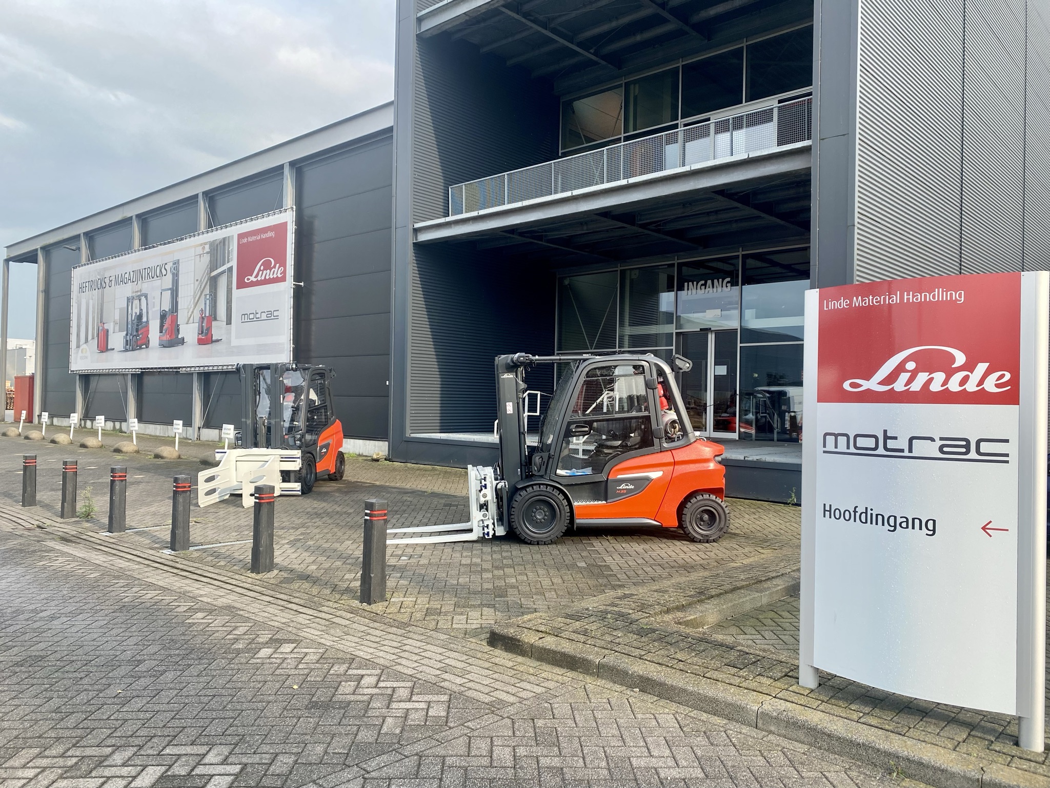 Hoofdentree Motrac Almere