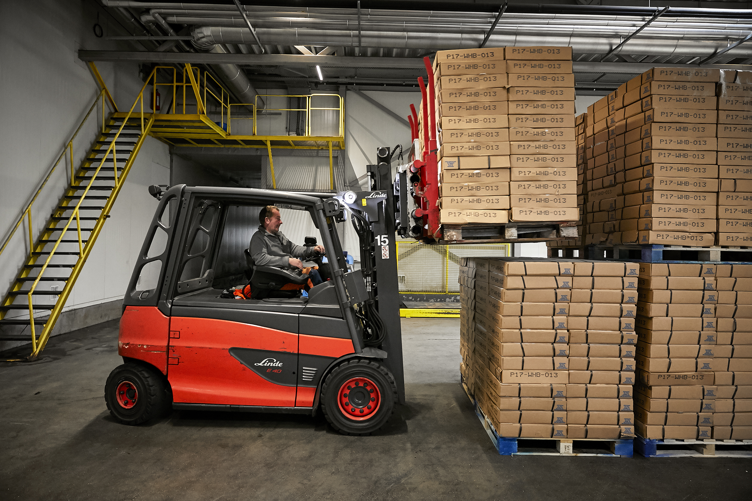 Parlevliet heftruck met pallets