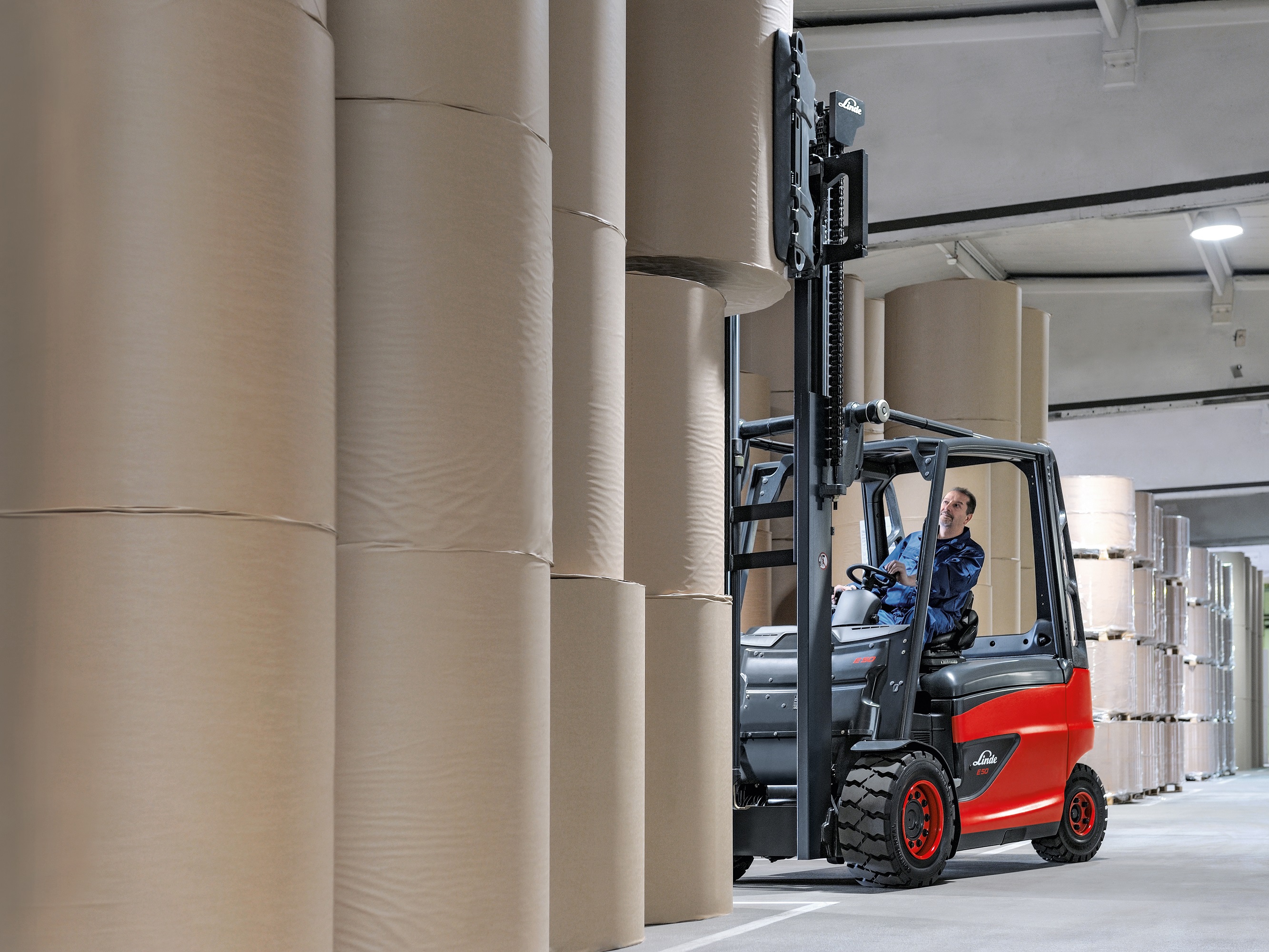 E50 heftruck met papierklem lift grote rollen papier