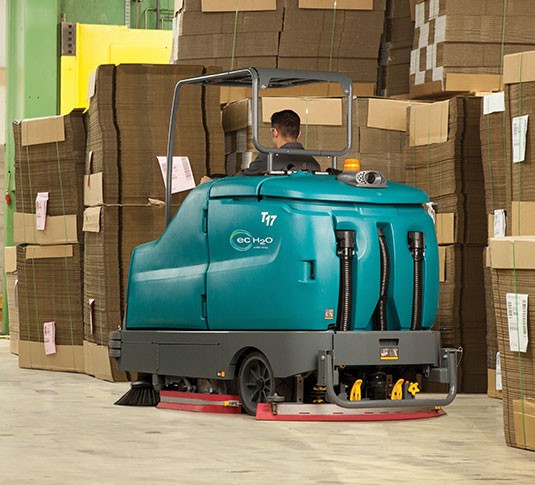 Tennant T17 opzit-schrobzuigmachine met extra bescherming