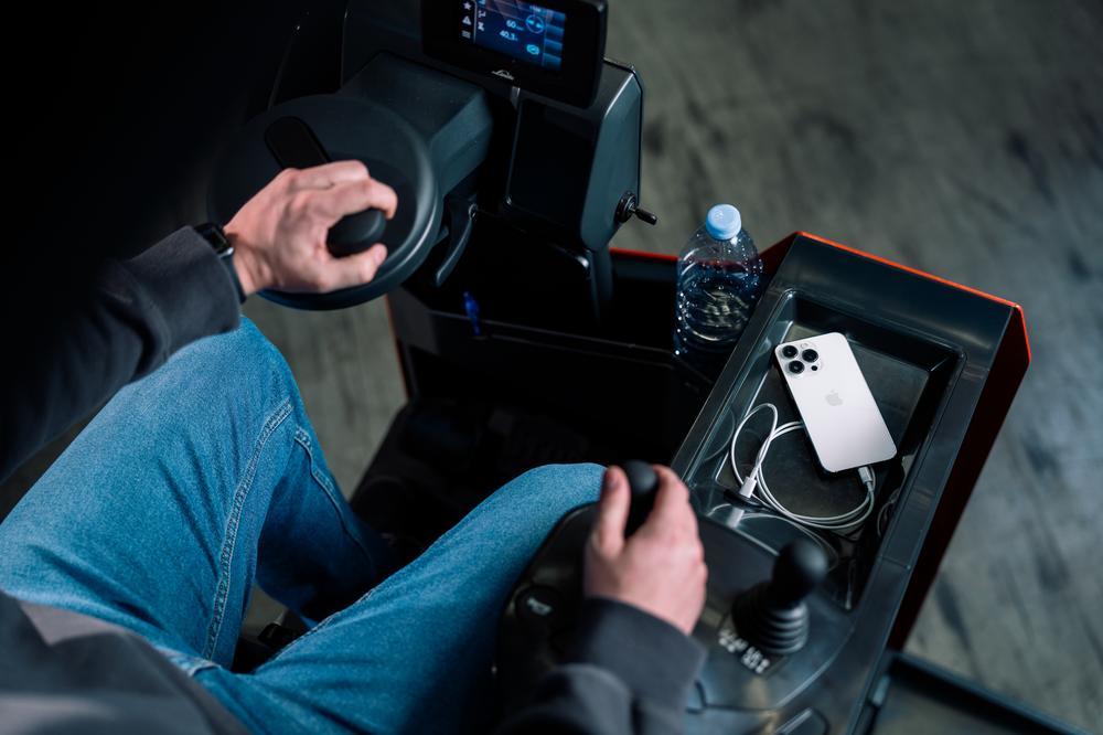 Opbergruimte in de Linde reachtrucks Ri14-Ri18