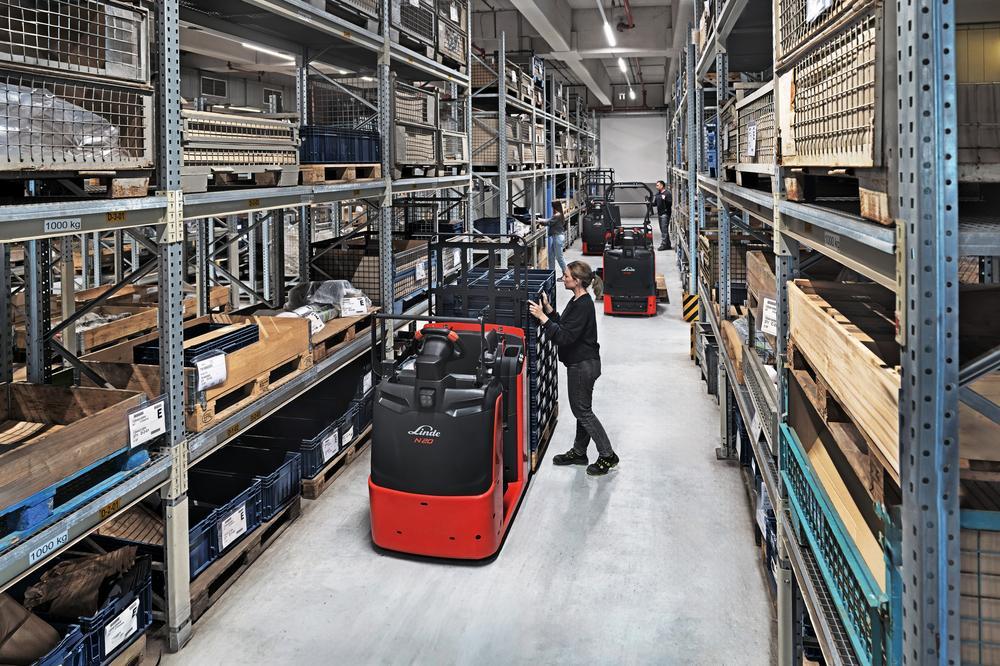 Linde N20-N25 orderverzameltruck in smal gangpad