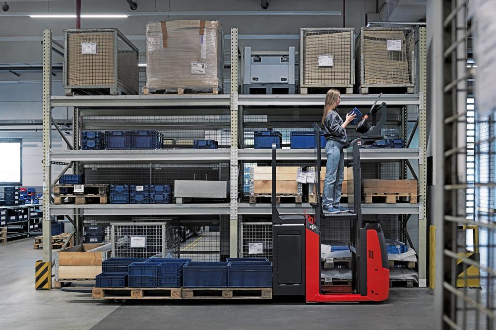 Linde N20-N25 orderverzameltruck orderspicken op 2e schapsniveau
