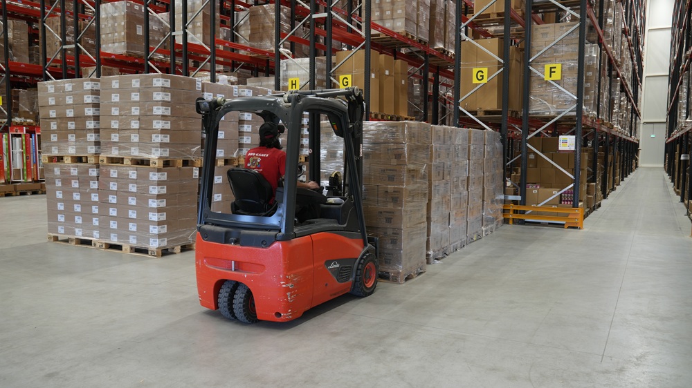 Linde elektrische heftruck bij 999 games