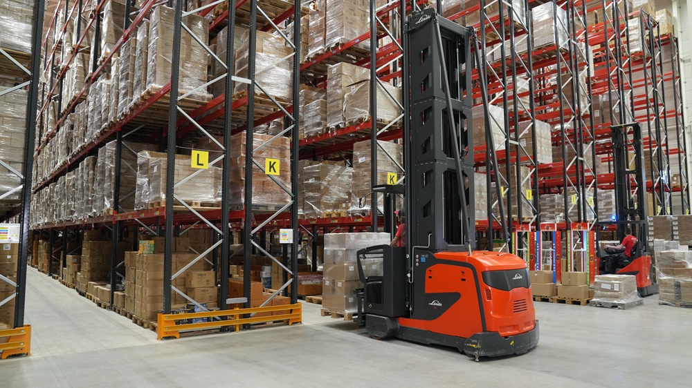 Linde smalle gangentruck bij 999 games