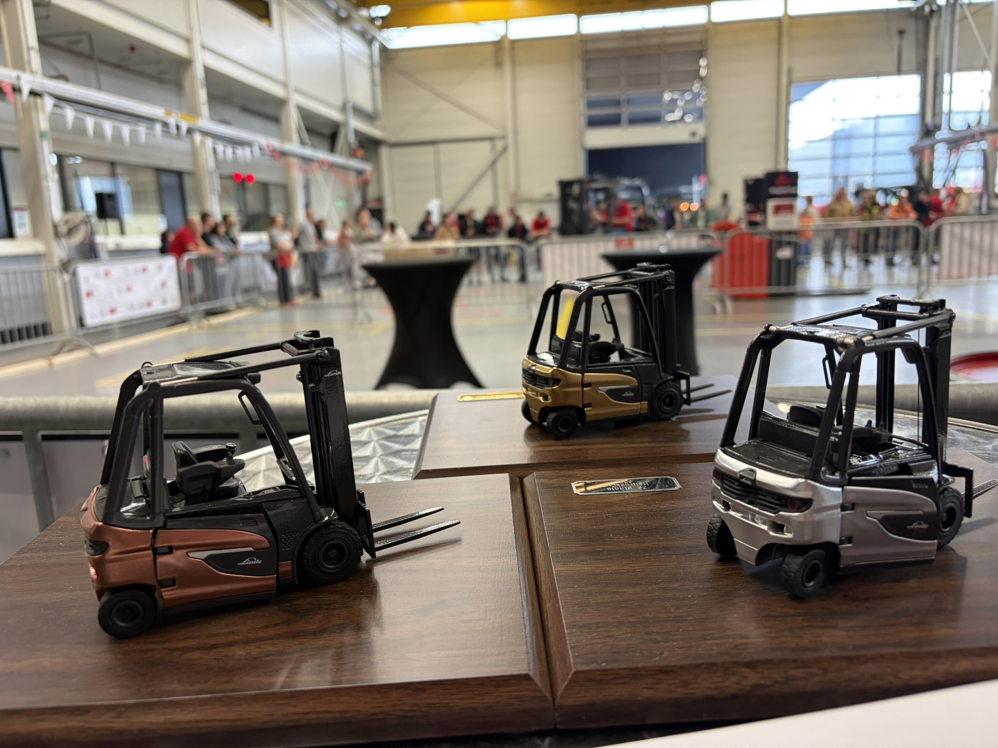 De te winnen trofeeën tijdens HeftruckCup 2026