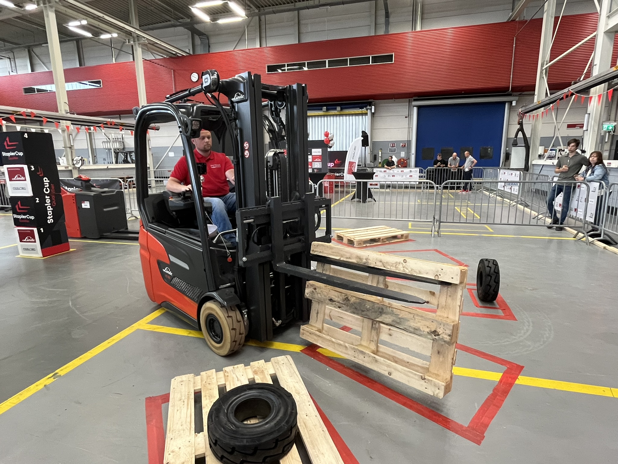 Nick van Bree als derde geëindigd tijdens HeftruckCup 2026 bij Motrac Almere 