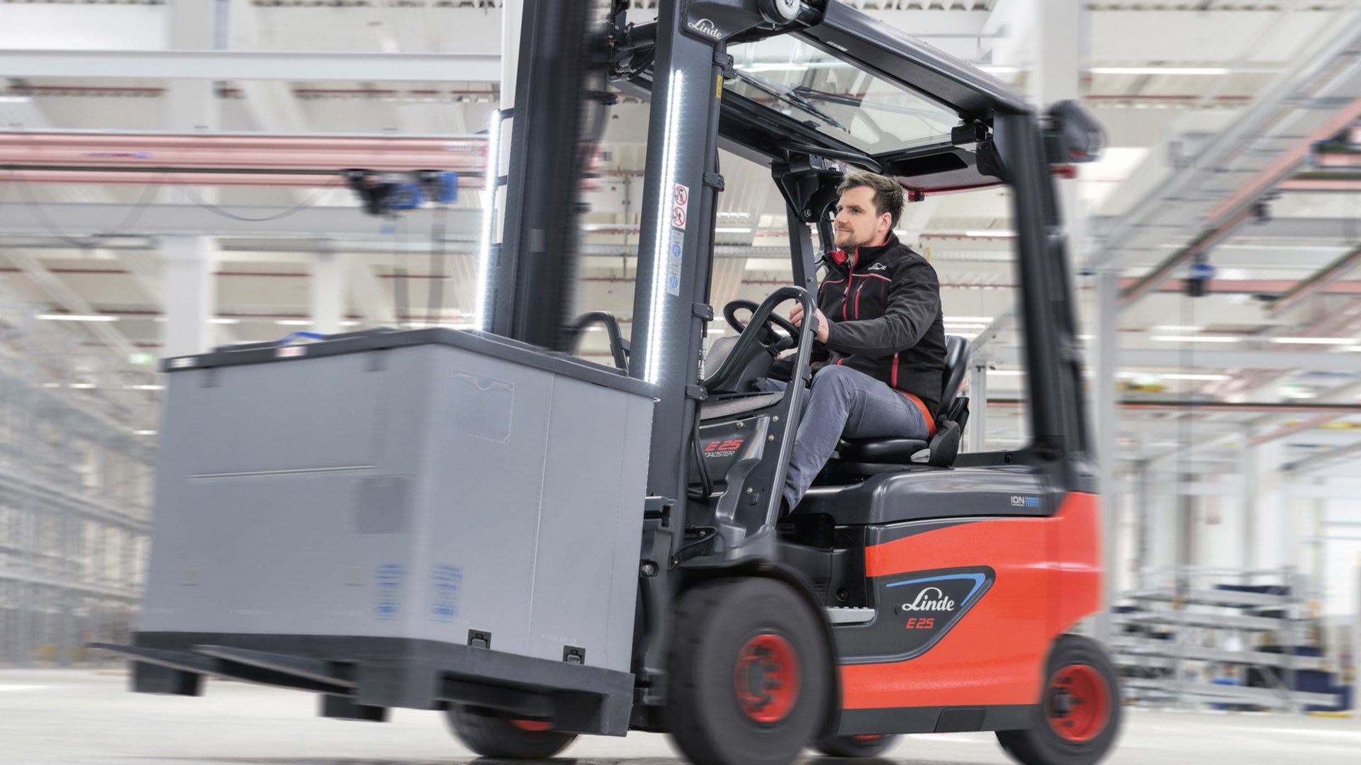 Linde E-truck E20-E35 Roadster-modellen uitgekomen in 2016 - 50 jaar elektrische Linde heftrucks