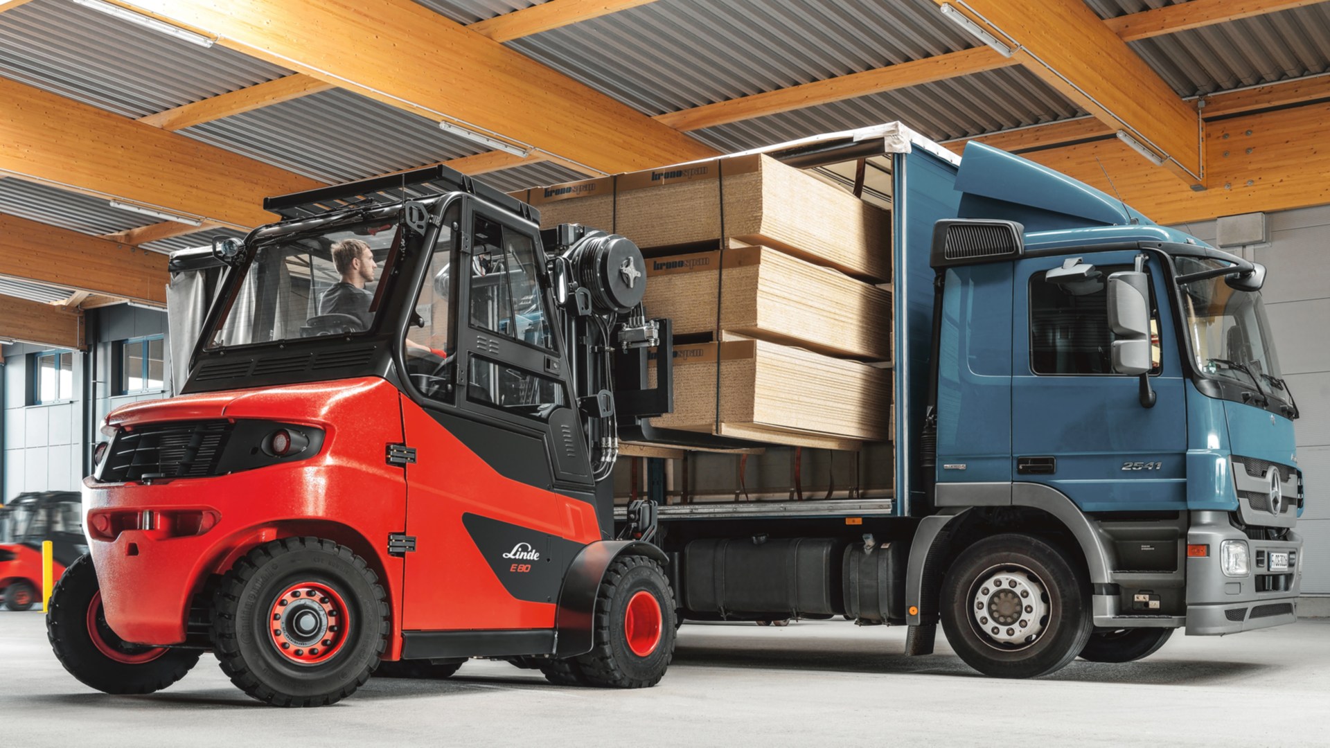 Linde E-truck E60-E80 uitgekomen in 2015- Krachtig model - 50 jaar elektrische Linde heftrucks