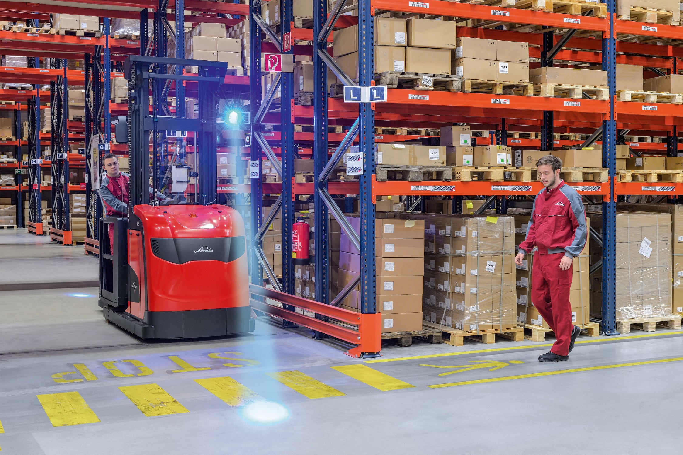 V modulair met BlueSpot voor een veilig warehouse