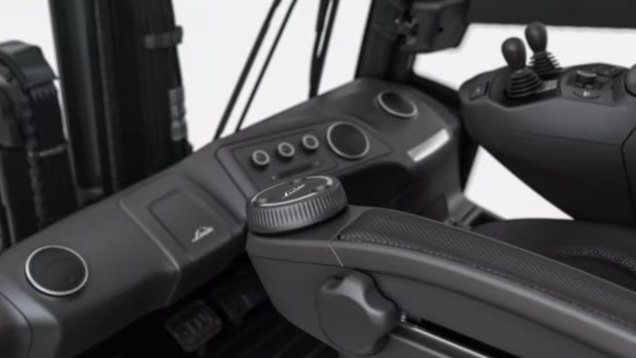 Linde Steer Control  vervangt het traditionele stuurwiel door een ministuur of joystick