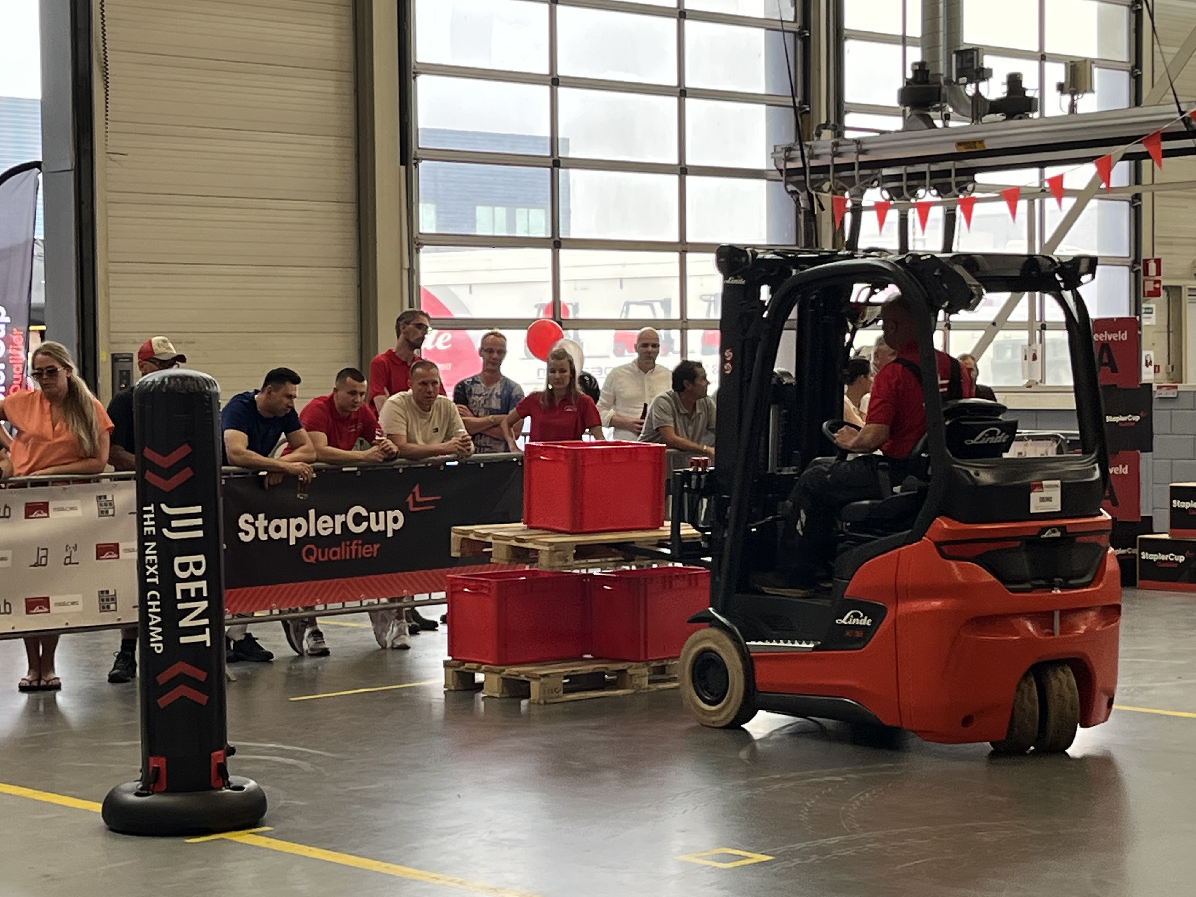 Publiek tijdens finale HeftruckCup