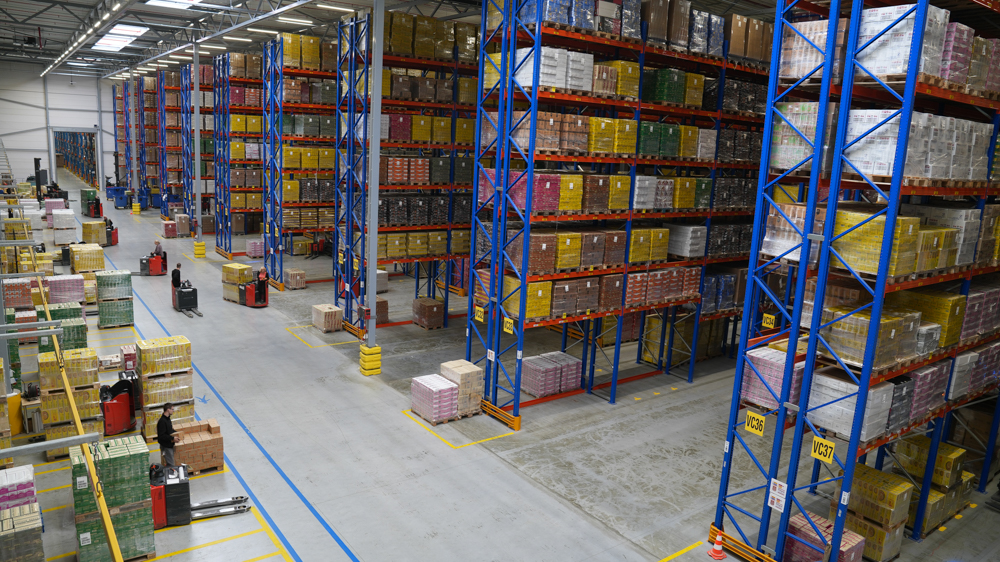 Motrac leverde de magazijnstellingen bij Vos Logistics