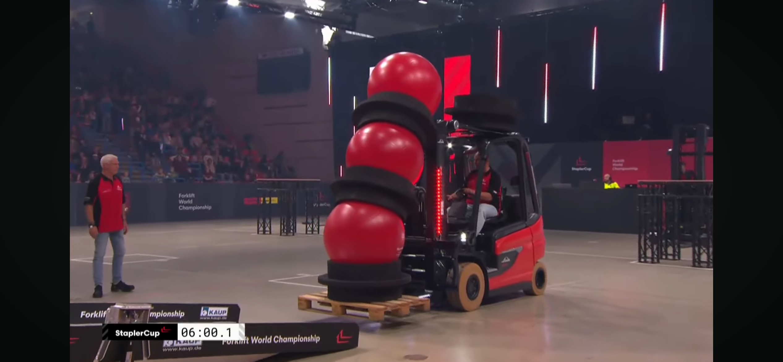 Toren viel om tijdens halve finale